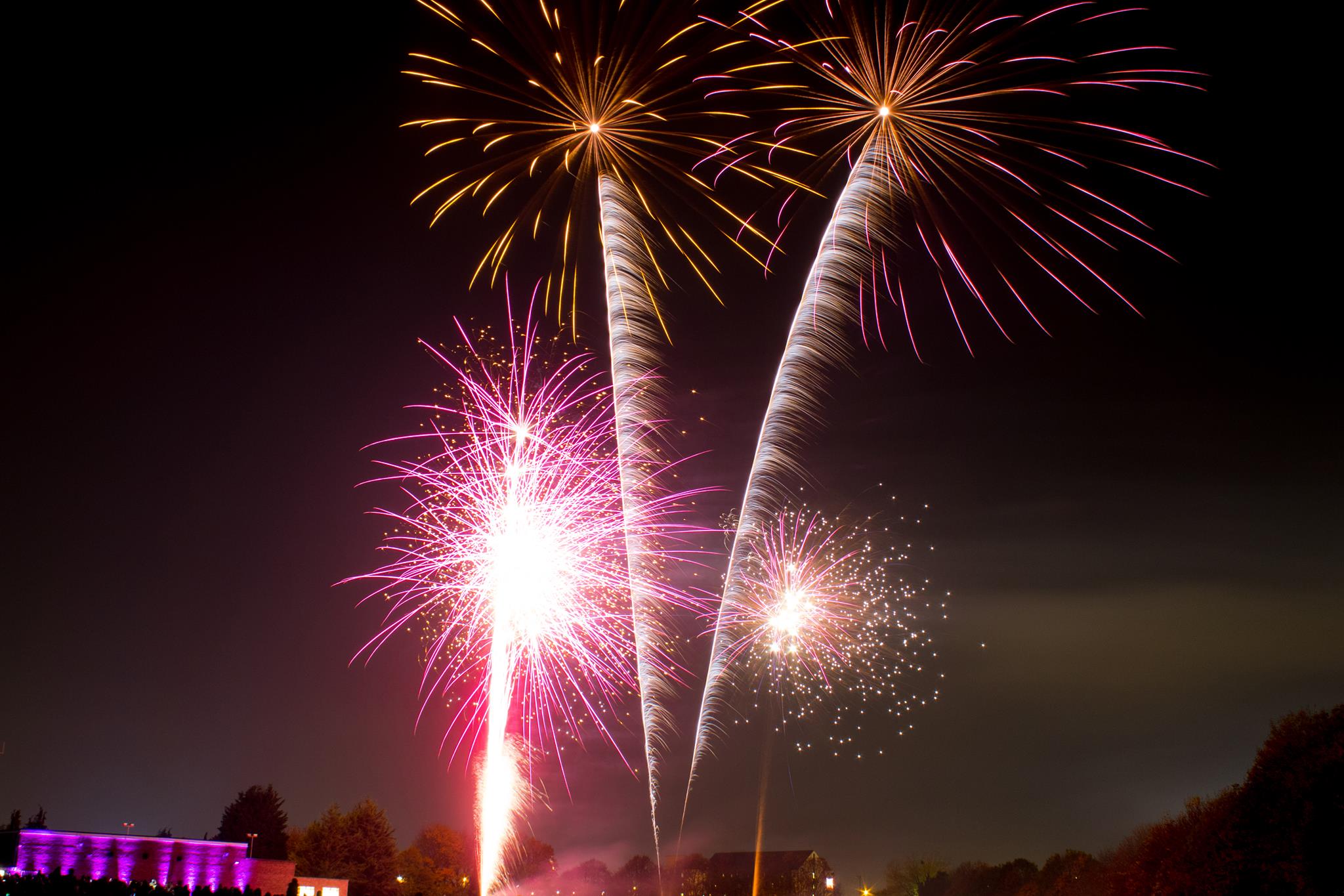 45573661_10161075315345504_6804047693803945984_o corporate fireworks